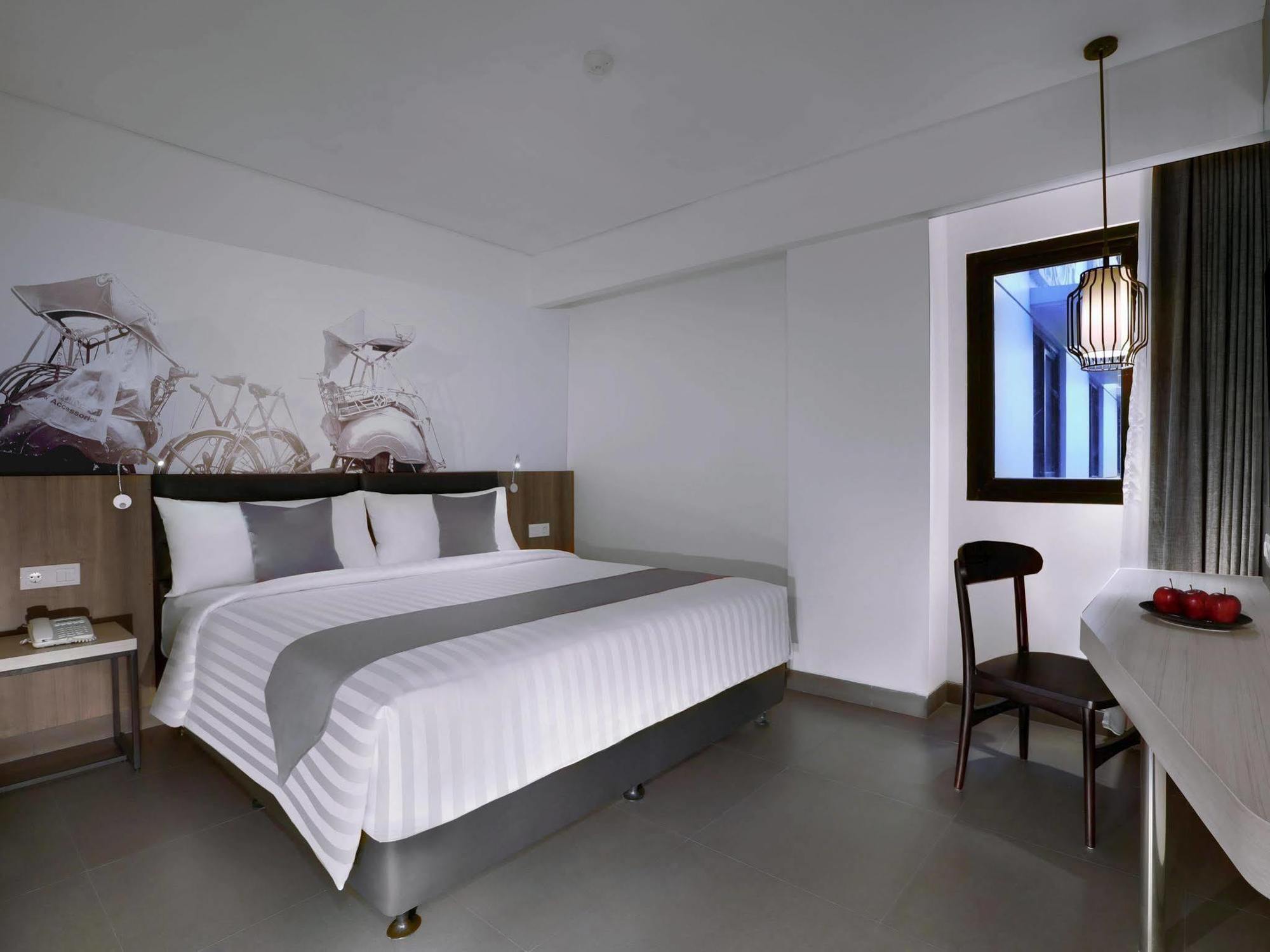 Hotel Neo Malioboro By Aston Yogyakarta Exterior foto