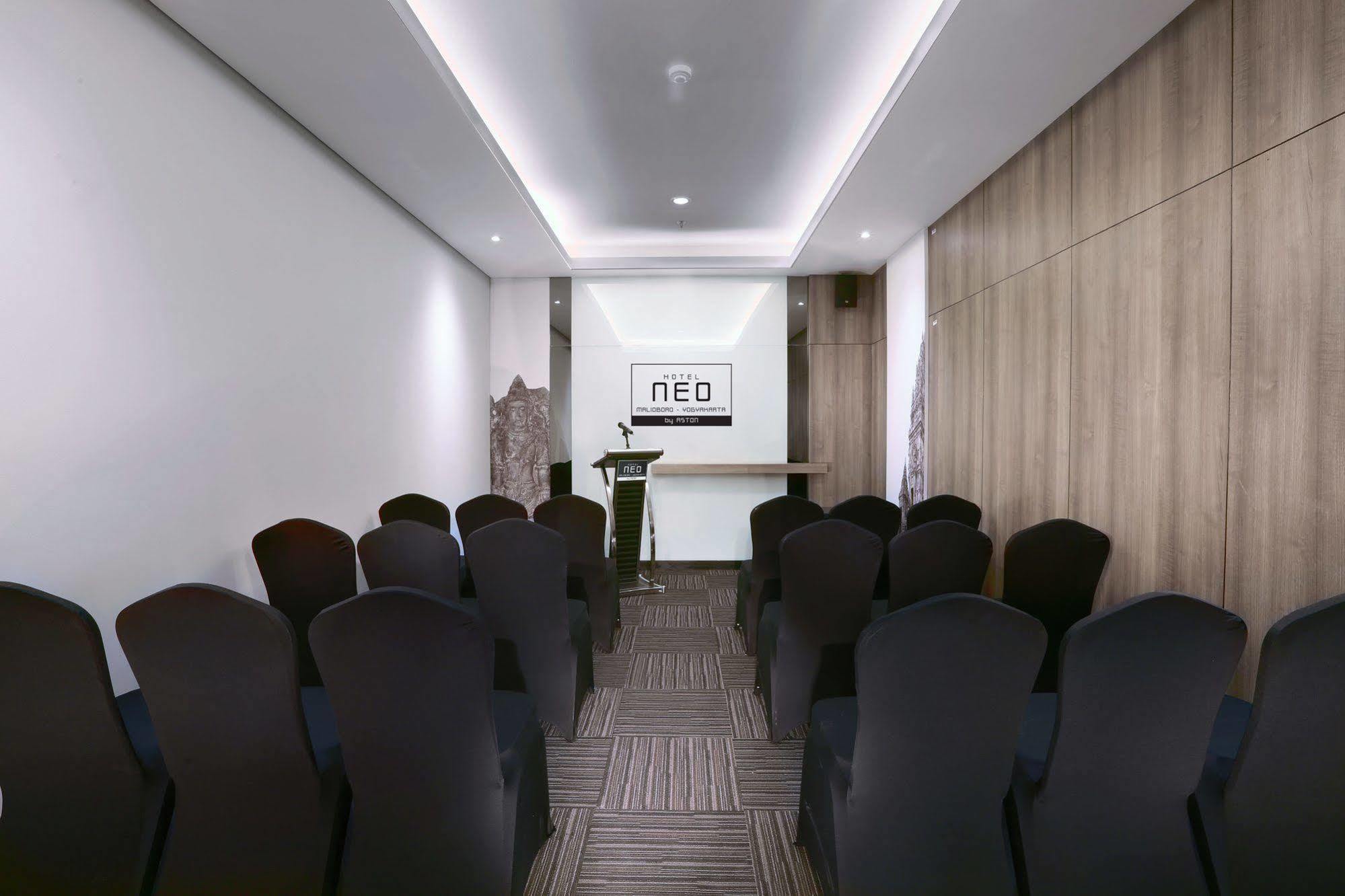 Hotel Neo Malioboro By Aston Yogyakarta Exterior foto